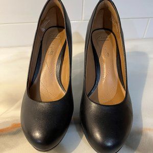 Clarks Collection Cushion Soft Brier Dolly Black Leather Women Pumps Size 7.5M